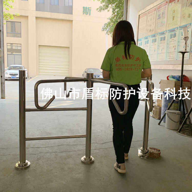 超市出入口简易单向半高旋转闸景区单向通道手动十字不锈钢旋转门