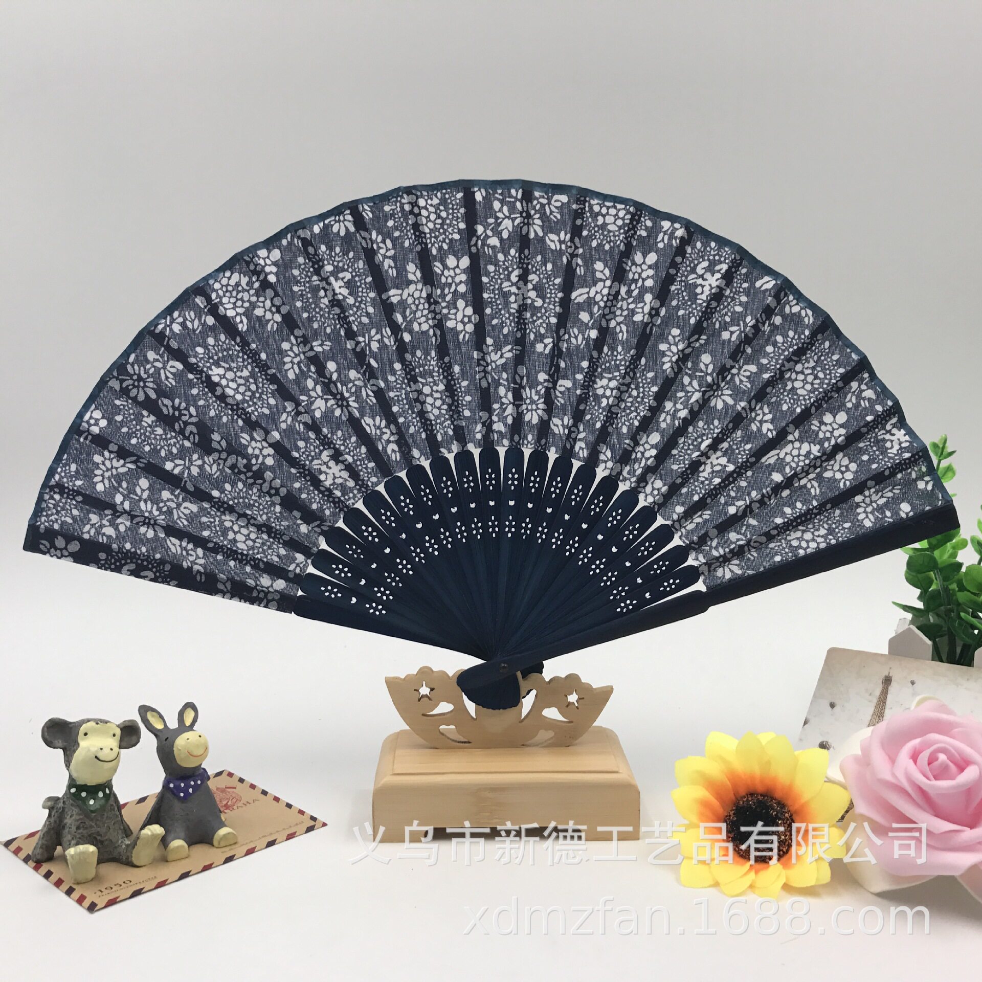腊染印花兰花布女扇折扇*古风折扇镂空日式竹扇折叠扇子直销
