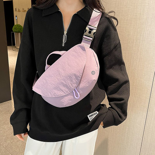 新品ll款女士饺子包运动斜挎包包