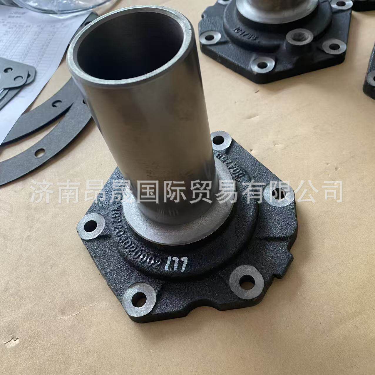 重汽HOWOT7HT5G变速箱输入轴端盖及导油环总成AZ2203020068