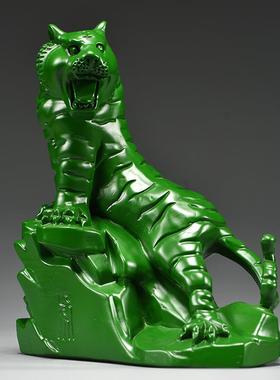 绿色实木雕IPX刻虎摆件十生肖艺木头上山虎客厅电视装柜饰工品二