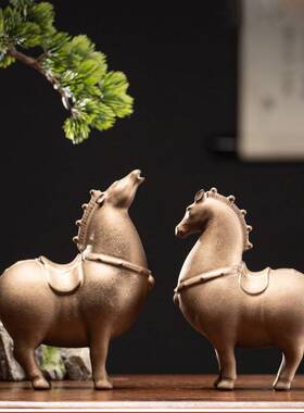 陶瓷唐马摆件创意家居办公室马到成功桌面书房摆设装饰红马工艺礼