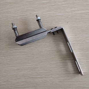 包缝机 松紧带夹 拉裤 腰 锁边机固定架夹子 头裤 M700拷边机橡筋架