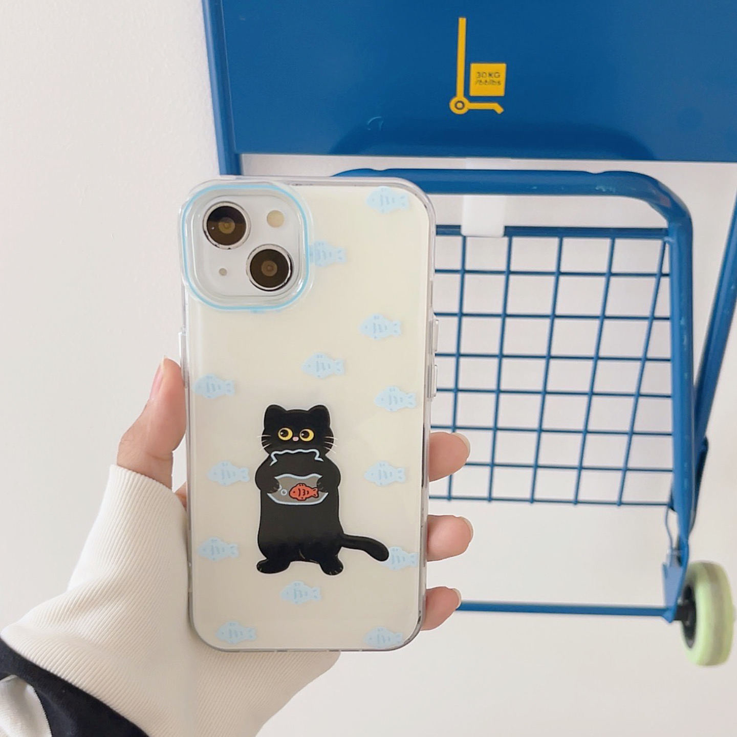 吉能虎新款小黑猫的鱼缸适用于苹果16promax带挂件手机壳iPhone15pro全包边防摔14/13创意ins风女款保护套
