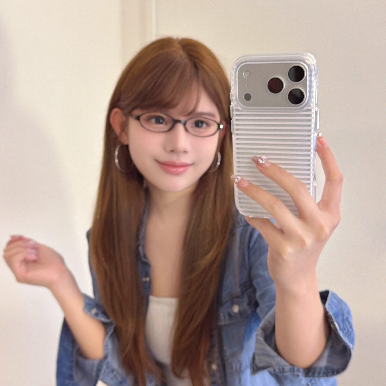 吉能虎新款简约白色条纹适用于苹果17promax手机外壳iPhone16pro全包边防摔15/14/13保护套