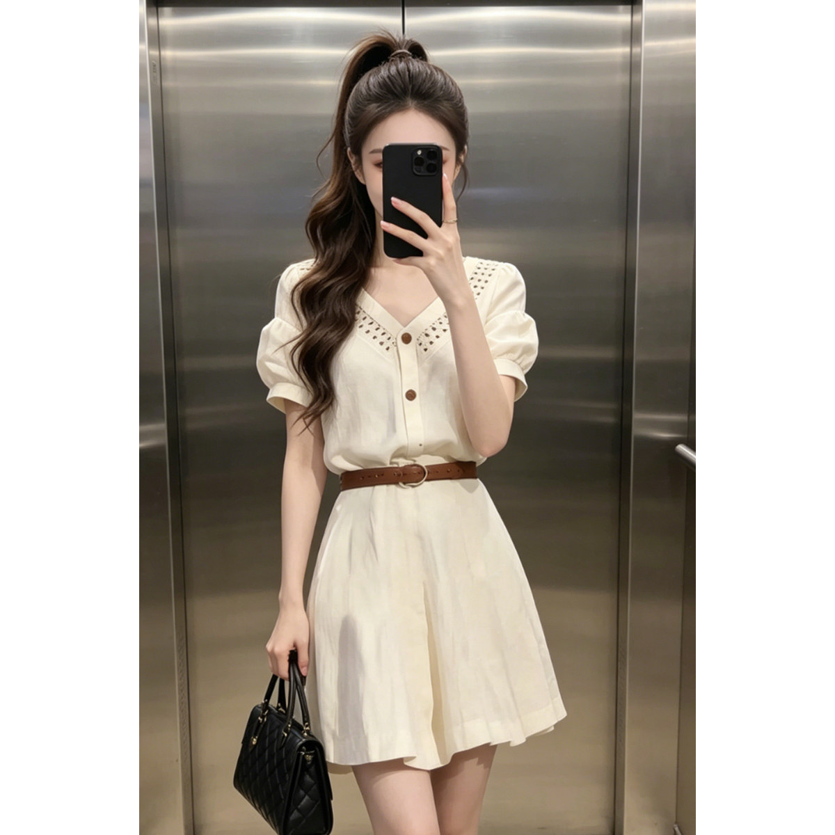 设计感小个子休闲气质V领短袖连衣裙女夏季新款显瘦收腰绝美A字裙