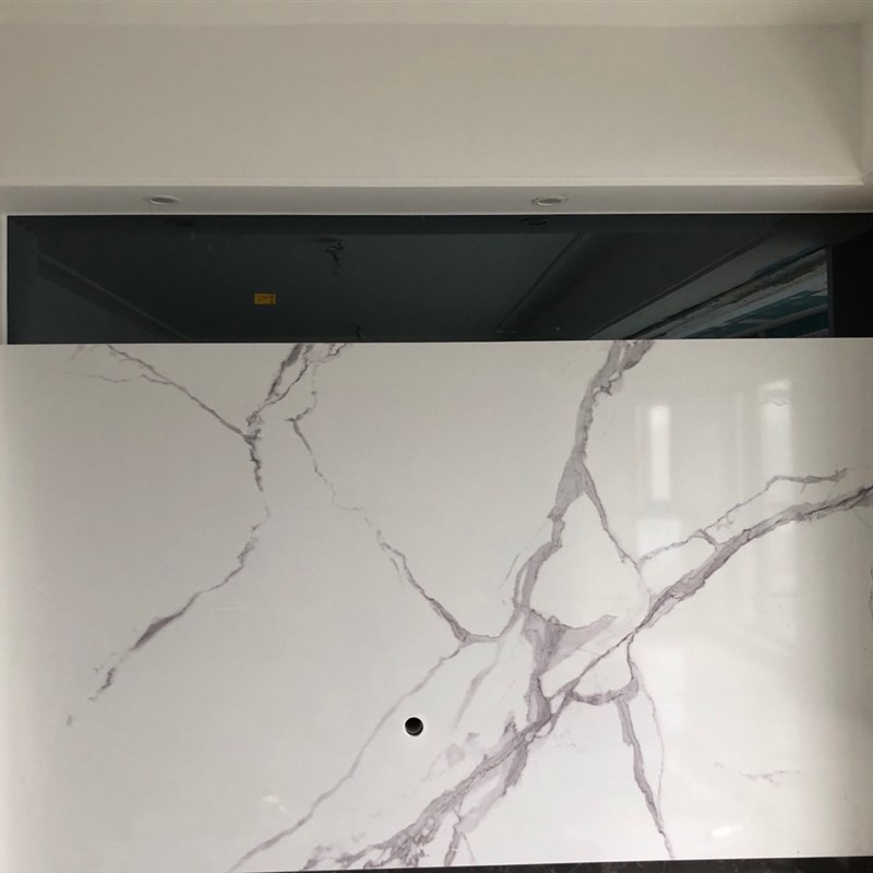 灰镜贴墙背景墙商铺招牌艺术镜子形象墙玻璃成都灰玻定做入户安装