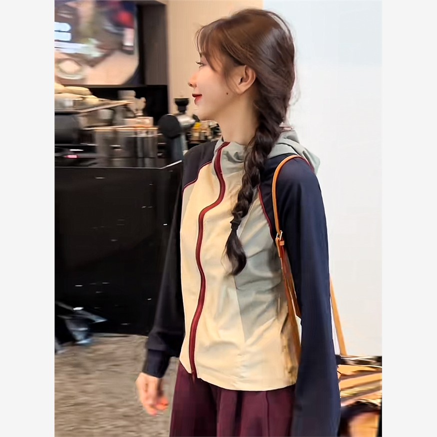 覆古高级感撞色连帽防晒短外套女秋季宽松时尚插肩袖简约长袖上衣