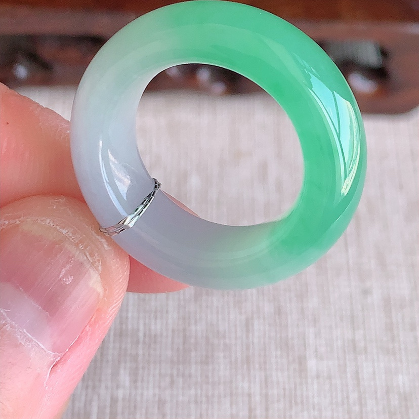 缅甸翡翠戒指玉戒指天然玉石A货