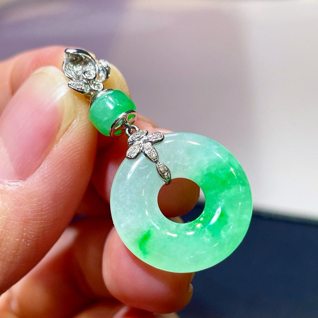 缅甸翡翠甜甜圈镶金玉吊坠天然玉