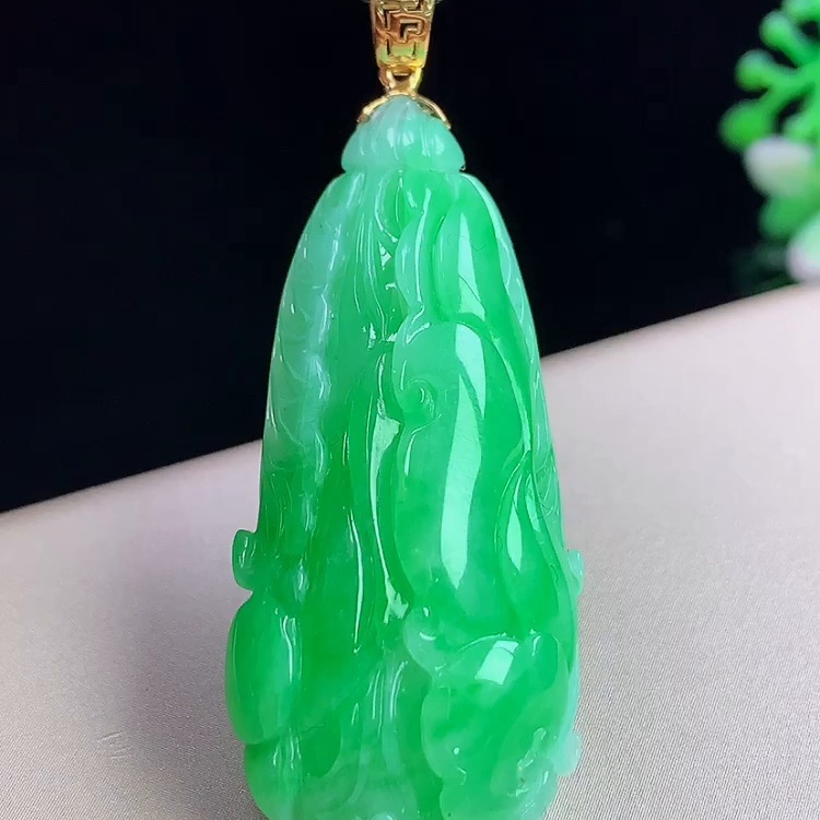 缅甸翡翠镶金玉吊坠天然玉石A货