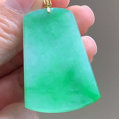 缅甸翡翠无事牌镶金玉吊坠天然玉