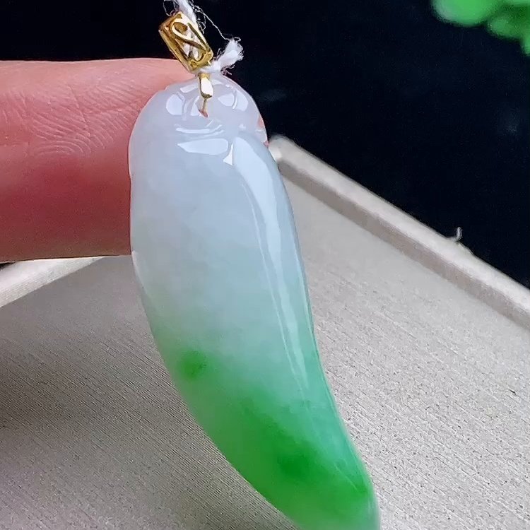 缅甸翡翠福瓜镶金玉吊坠天然玉石