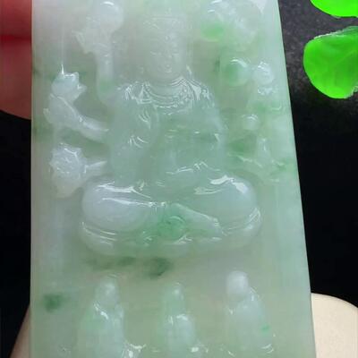 缅甸翡翠千手观音玉吊坠天然玉石