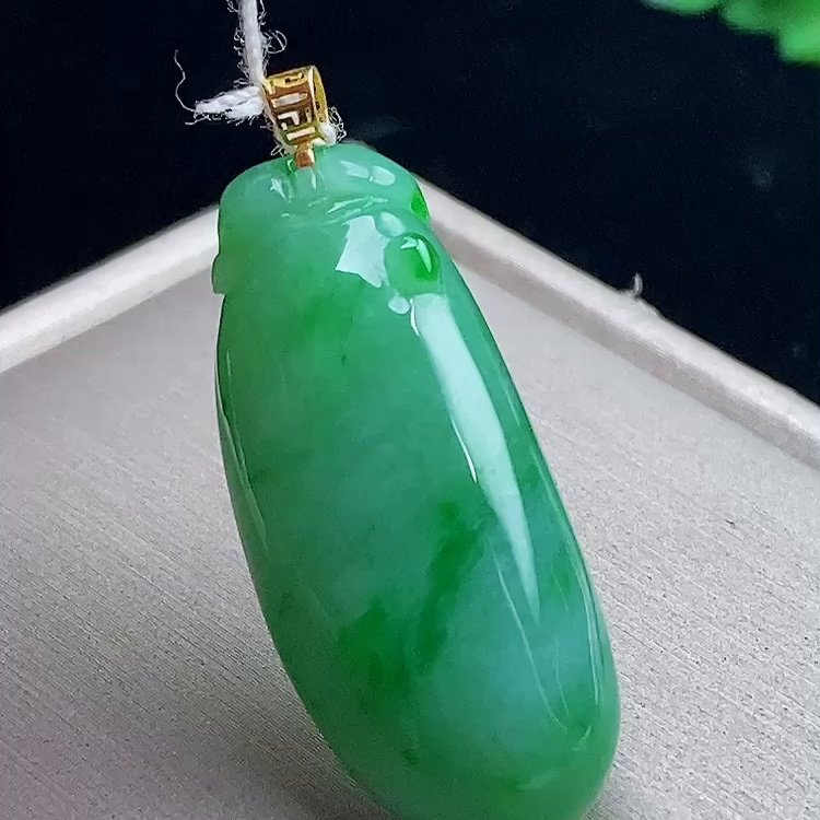 缅甸翡翠福瓜镶金玉吊坠天然玉石