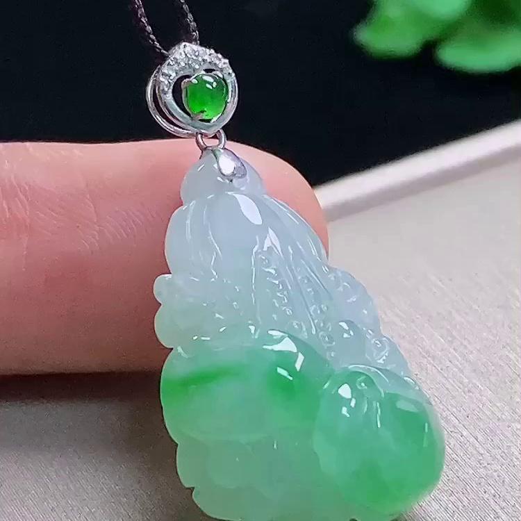缅甸翡翠白菜镶金玉吊坠天然玉石