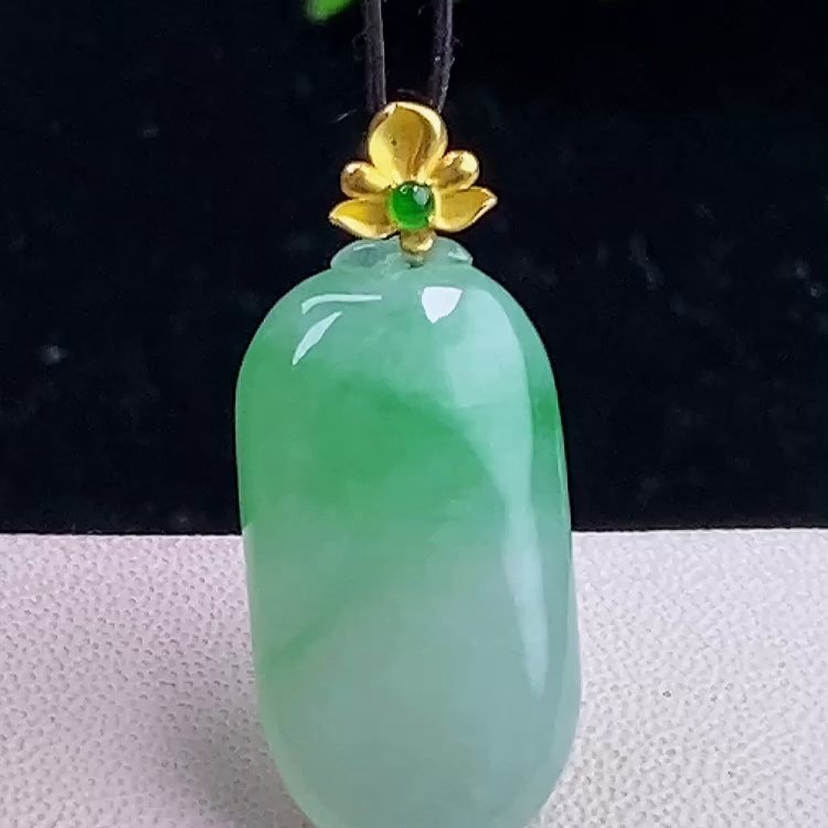 缅甸翡翠福瓜镶金玉吊坠天然玉石A货18K金镶嵌冰种飘花高档1229