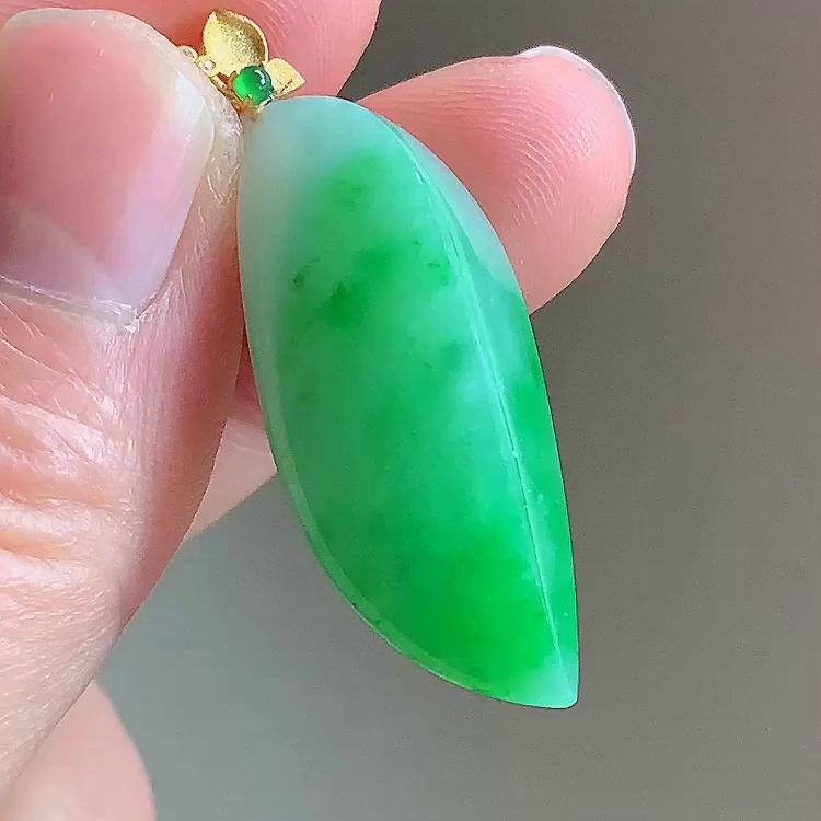 缅甸翡翠随形镶金玉吊坠天然玉石A货18K金镶嵌冰种阳绿收藏1025