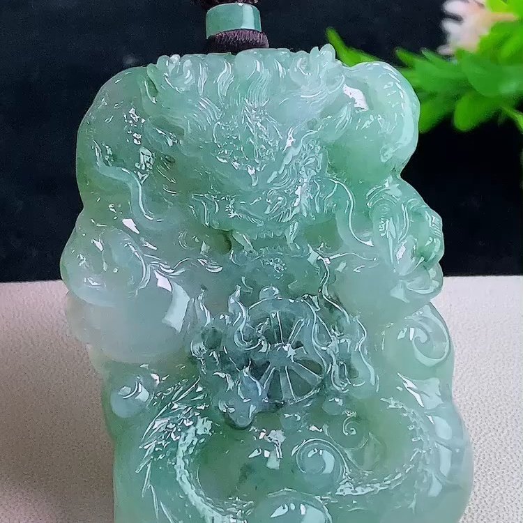 缅甸翡翠龙牌玉吊坠天然玉石A货冰种飘花正品新款老坑礼物0105