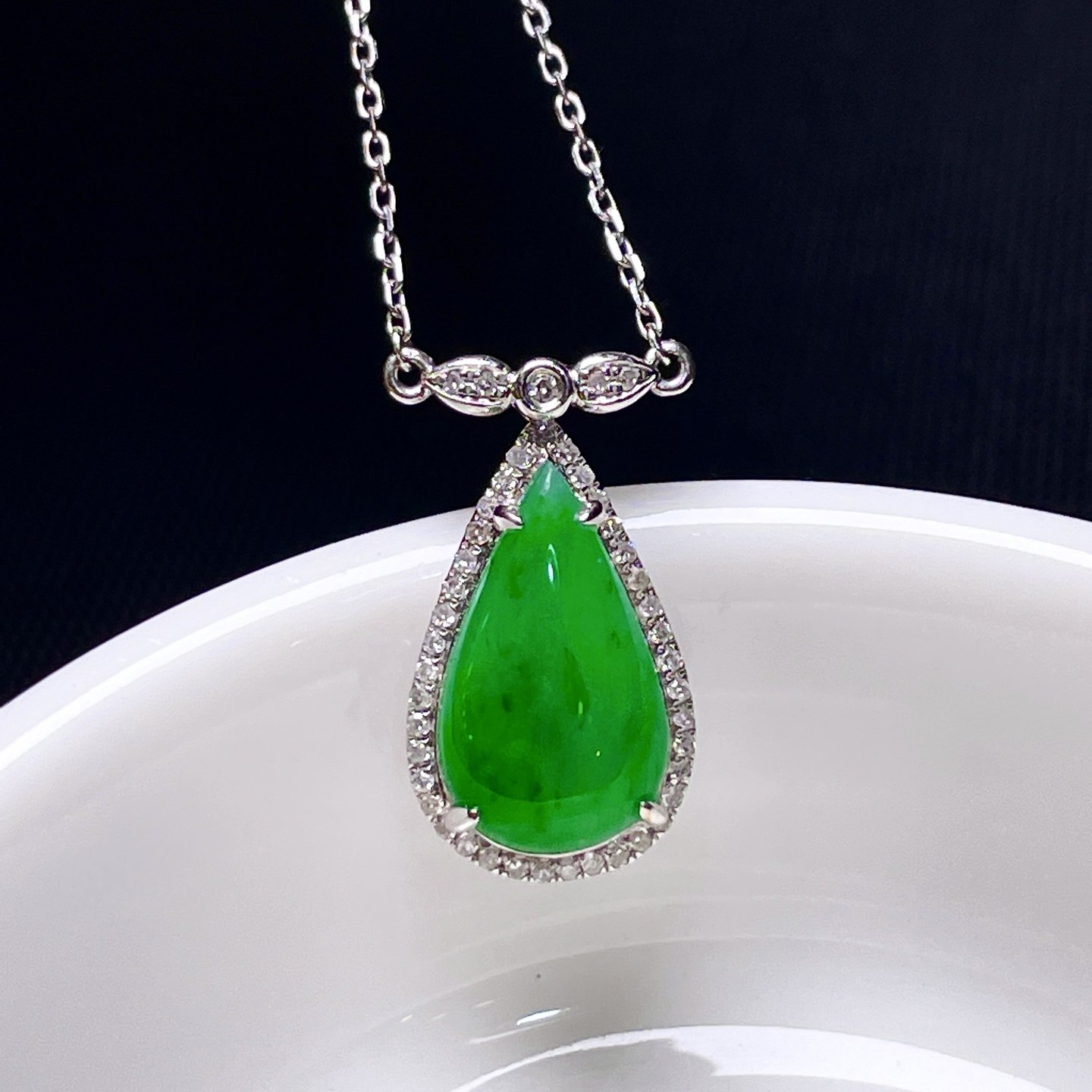 缅甸翡翠水滴镶金玉吊坠天然玉石A货18K金镶嵌冰糯种辣绿收藏1220