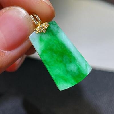 缅甸翡翠无事牌镶金玉吊坠天然玉