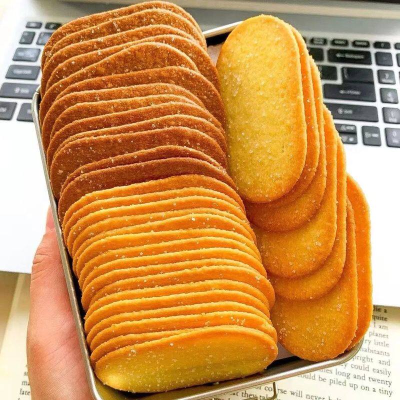 正宗糖粒香脆薄脆饼干糖粒饼干椰奶味薄饼办公休闲零食品整箱批发