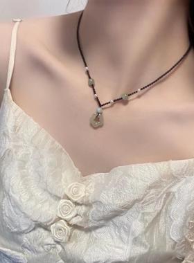 新中式玉石花朵项链女生轻奢小众高级感编织绳毛衣锁骨链秋冬吊坠