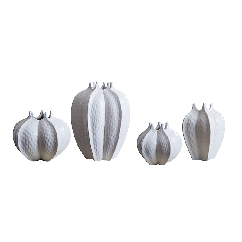 餐桌装饰花器白色陶瓷小花瓶 家装饰品创意客厅插花瓷器摆件 杨桃