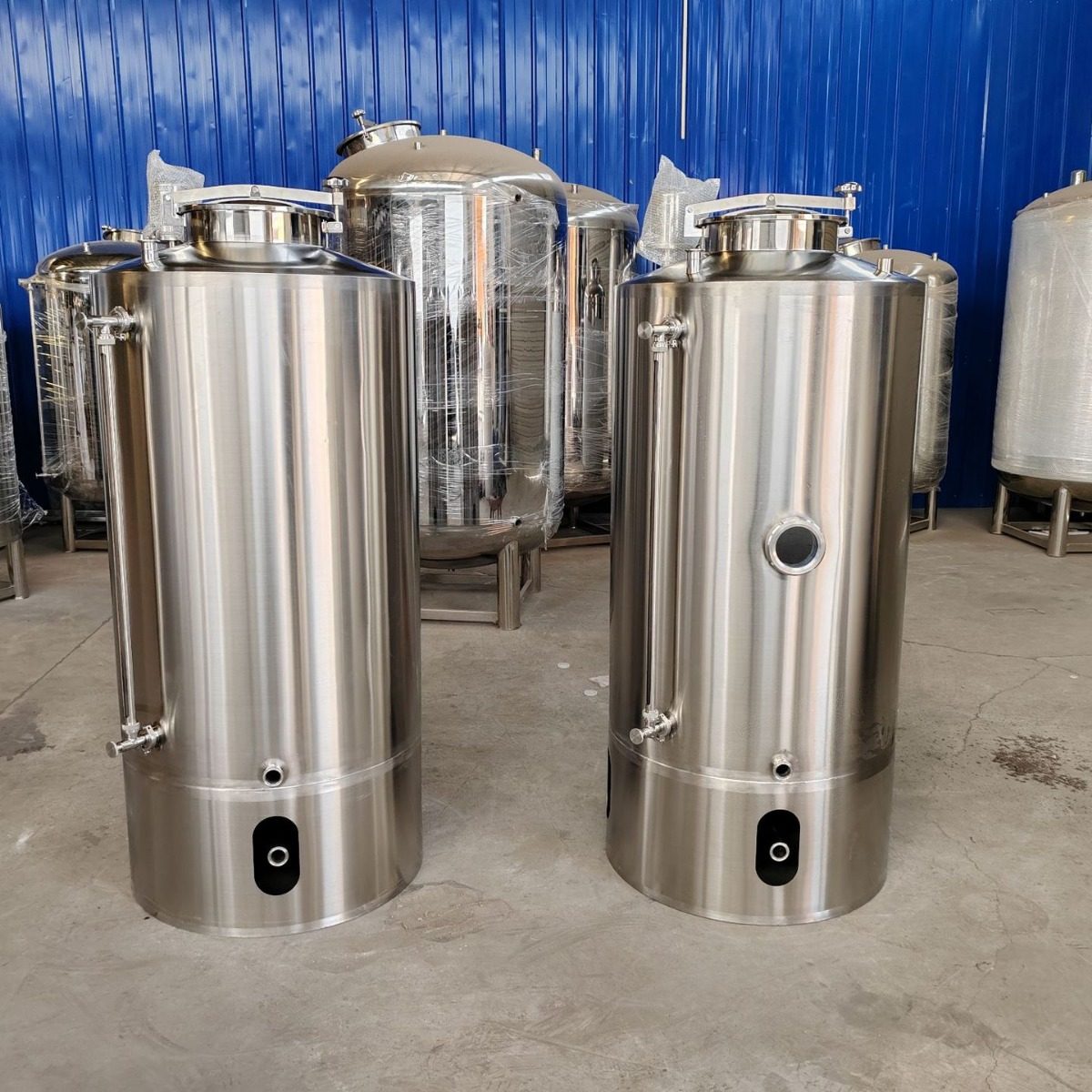 304不锈钢水箱圆形水箱封头水箱锥形水箱方形水箱卧式水箱 0.4T