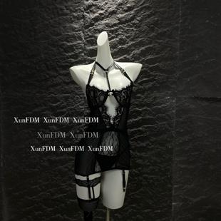 驯服的猫 「致命黑玫瑰」性感镂空蕾丝睡衣带钢托透视文胸套装