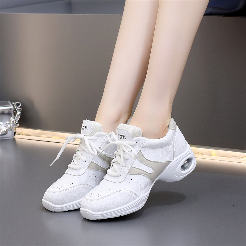白色广场舞鞋女软底防滑气垫底妈妈跳舞鞋运动现代舞鞋休闲舞蹈鞋