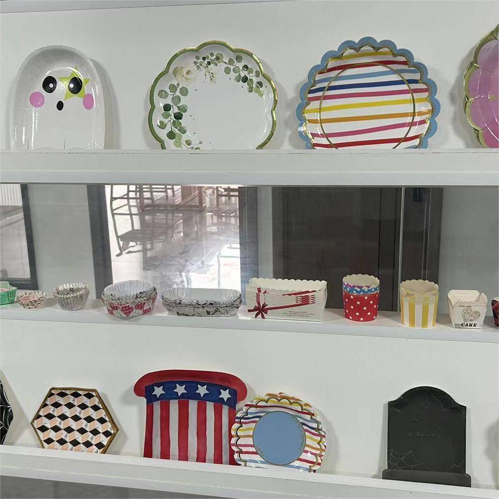 600Y-GP型恐龙海豚南瓜五星异形纸盘成型机全伺服纸盘机