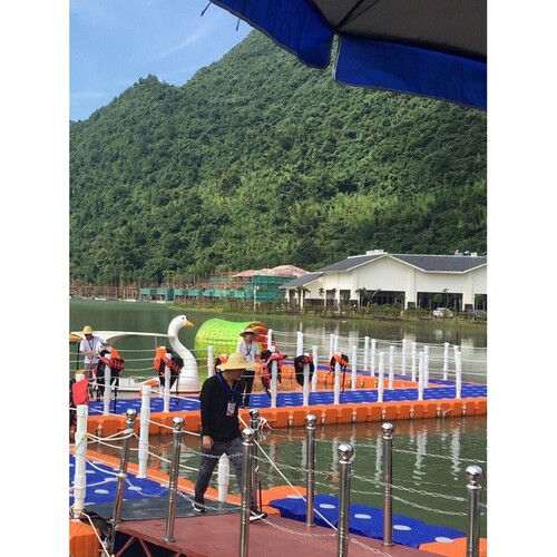 钓鱼平台水上浮筒浮箱游艇龙舟码头摩托艇泊位塑料浮桶