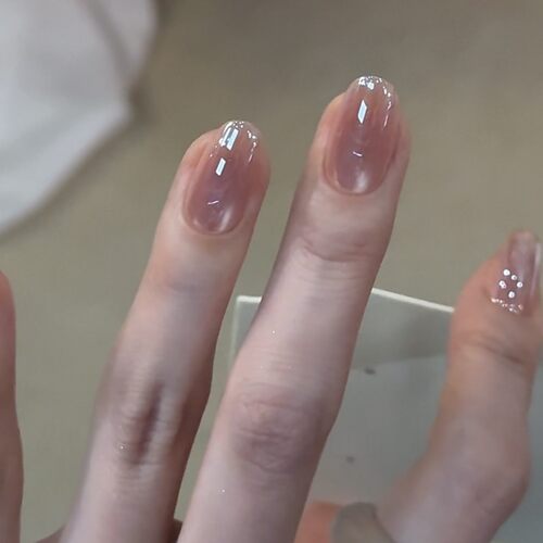 春夏裸粉色玻璃珠猫眼美甲穿戴