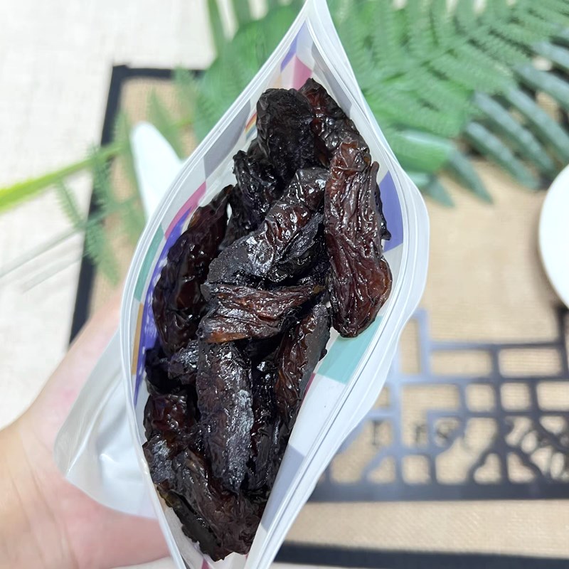 春江月无核d乌梅条圣女果新疆风味大乌梅干番茄果脯办公解馋食品