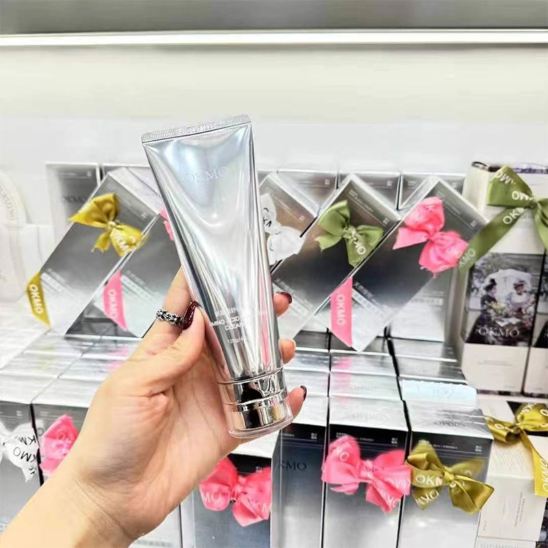 OKMO天然植物氨基酸舒敏洁面乳