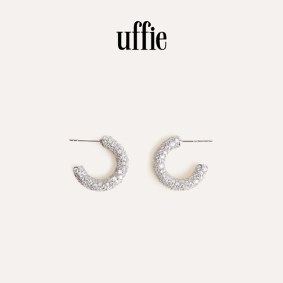 uffie于绘满天星钻饰耳圈