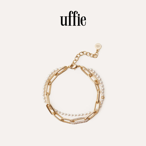 uffie于绘叠带钻饰珍珠手链