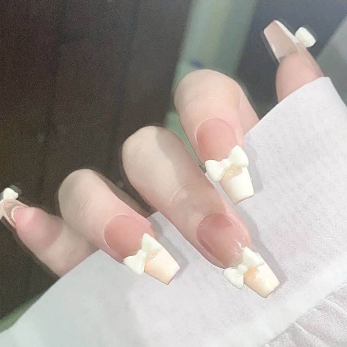 假指甲贴片光疗成品温柔奶白蝴蝶结法式可拆卸新娘甲孕妇穿戴纯手