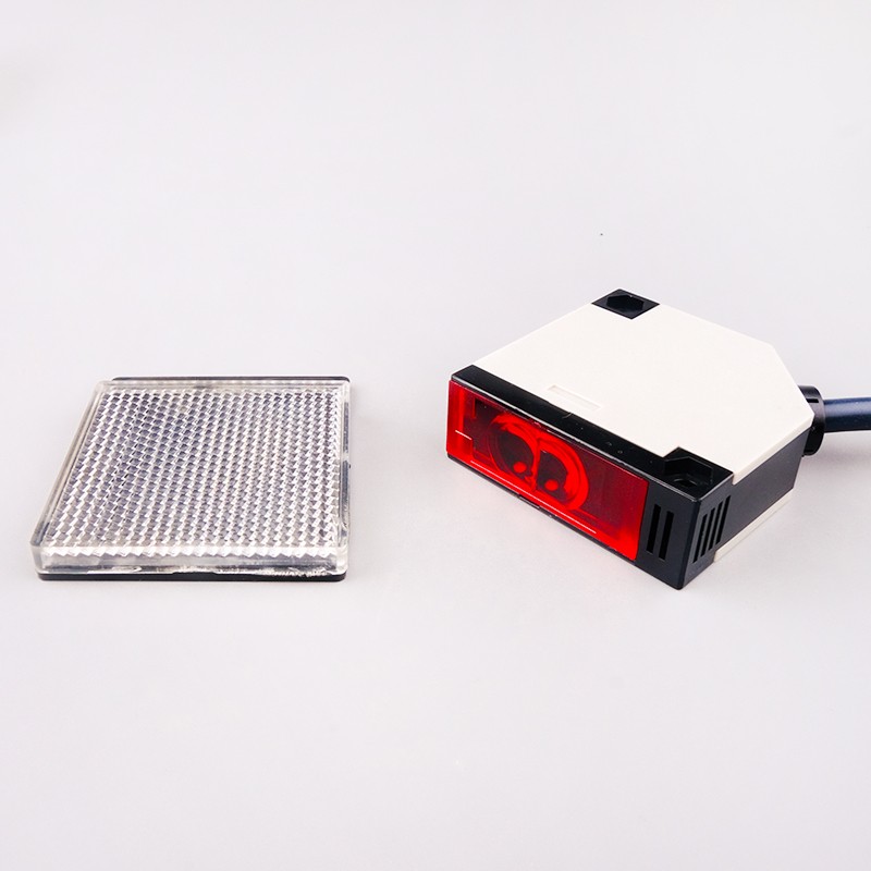 E3JK-R4M1镜面反馈反射传感器12感应器24红外线光电开关220V