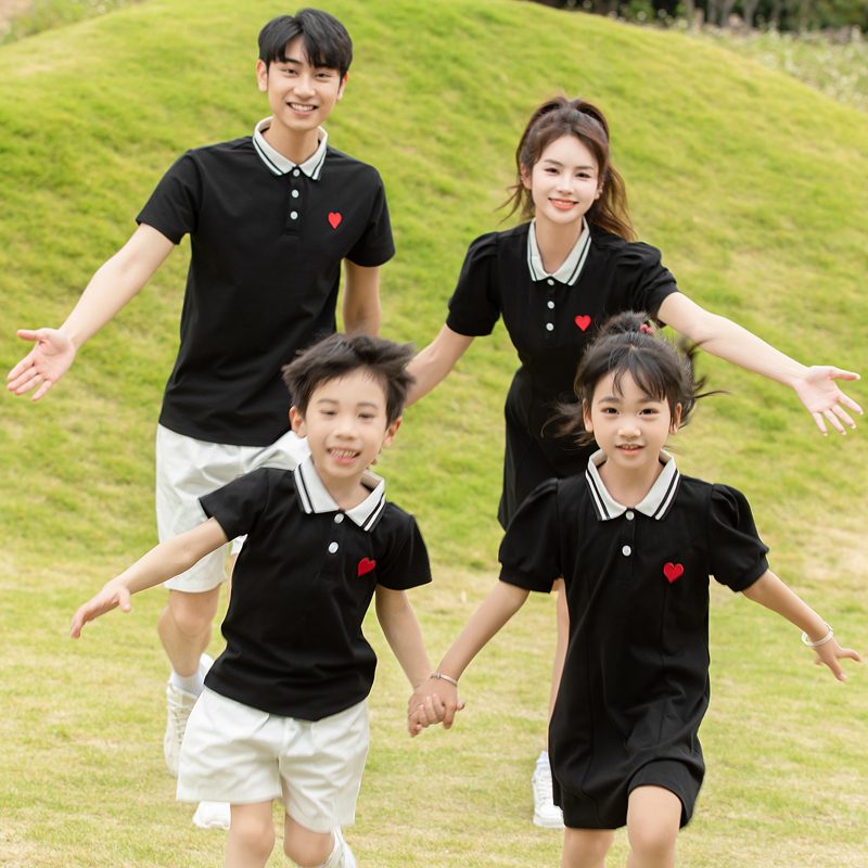 亲子装夏季一家三口全家福套装潮2023款四口家庭装母女连衣裙爱心