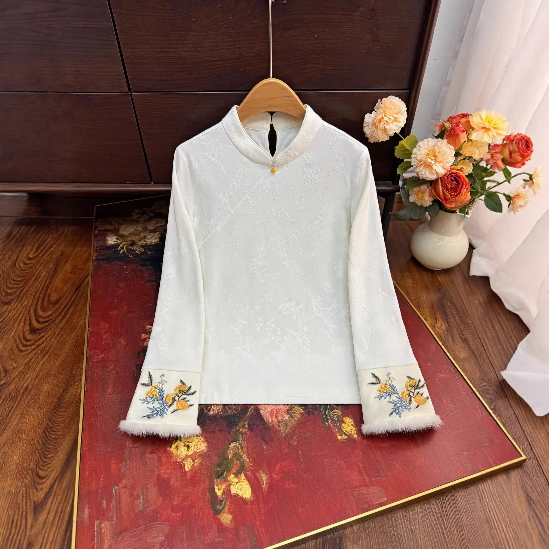 新中式袖口刺绣真水貂提花打底衫2026春季新款立领时尚简约内搭女,女装/女士精品,T恤,淘宝优惠券,粉丝福利购,淘宝优惠卷