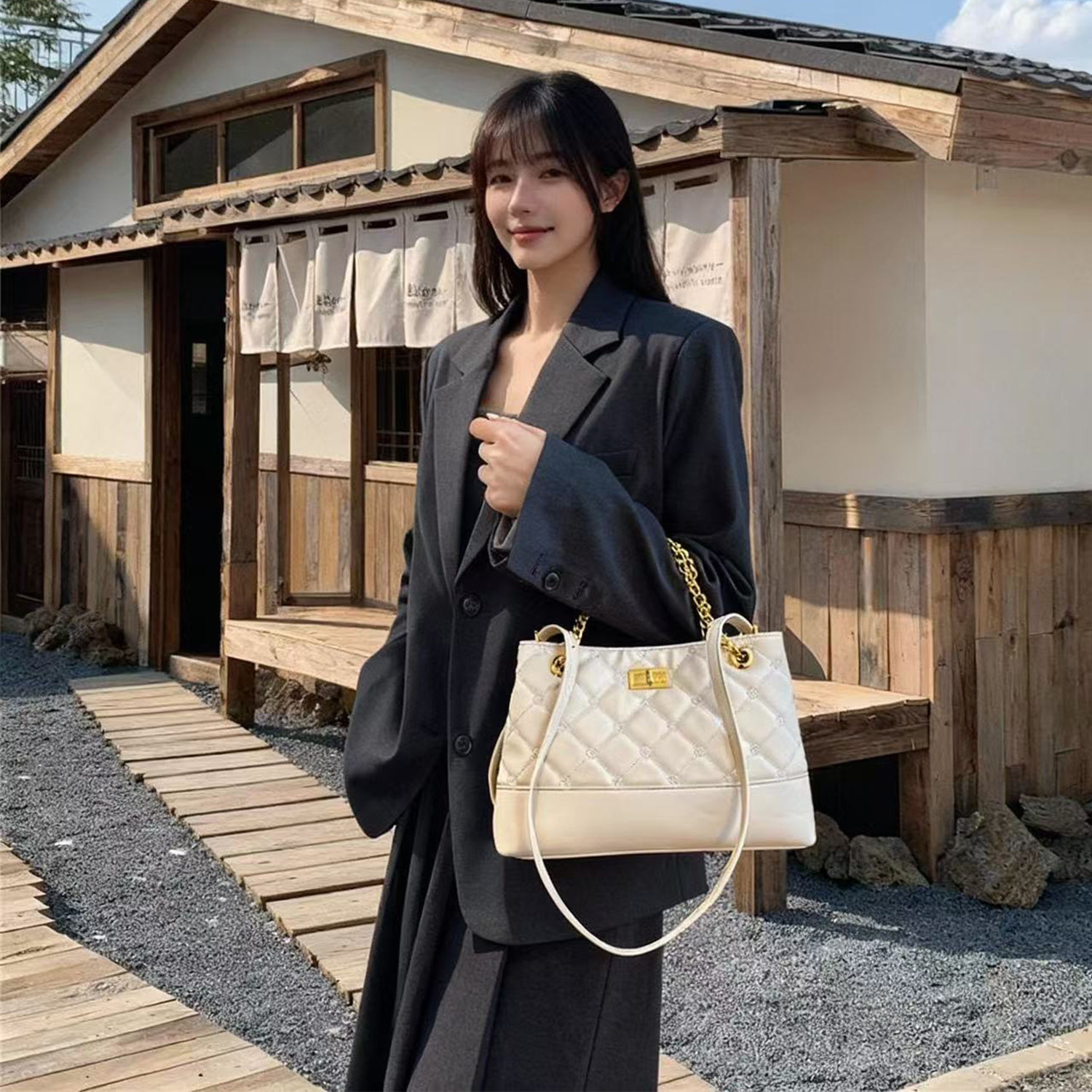 小香风菱格链条托特包女秋冬新款复古通勤大容量斜挎包休闲水桶包,箱包皮具/热销女包/男包,通用款女包,淘宝优惠券,粉丝福利购,淘宝优惠卷