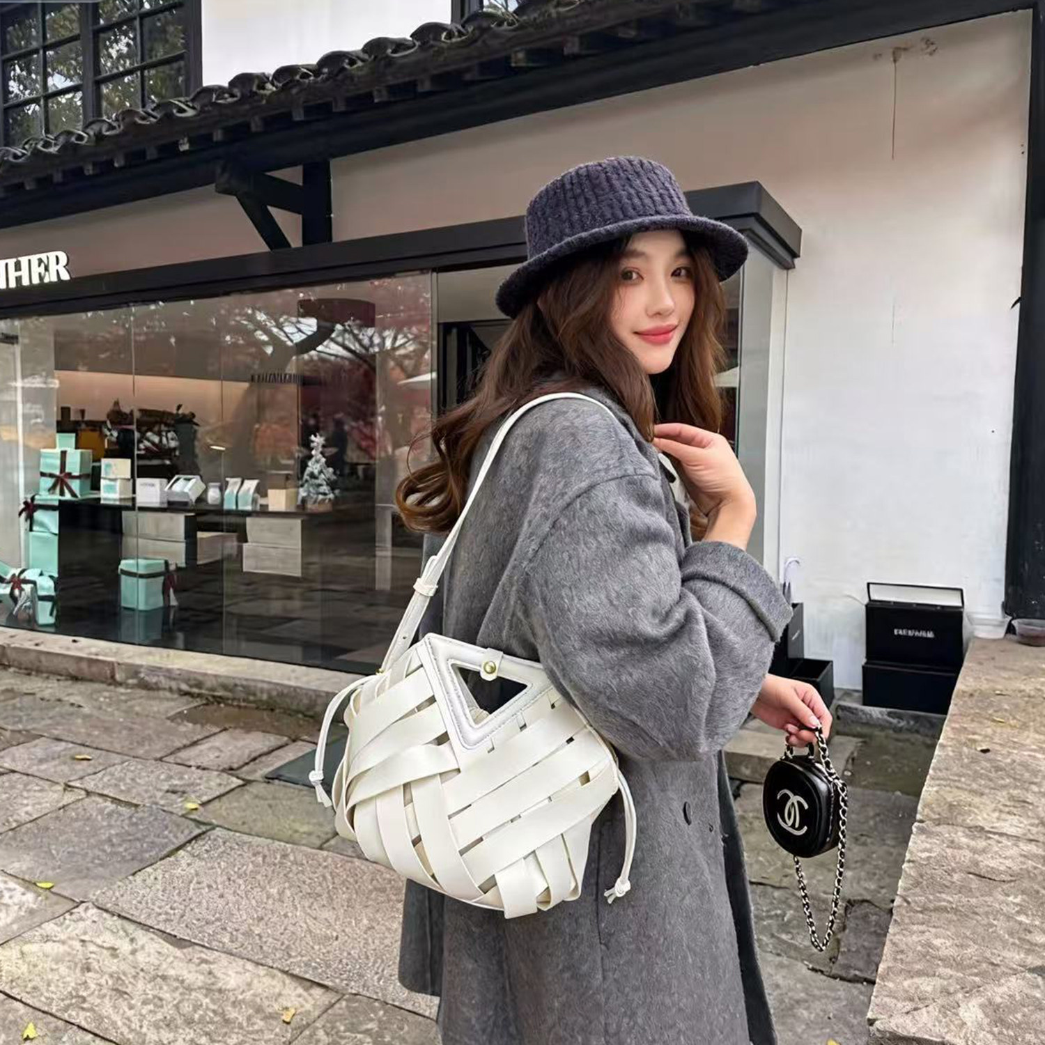 渡自2025新款编织水桶包手提斜挎