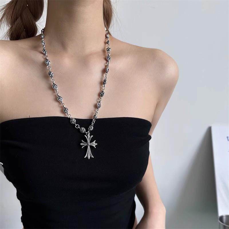 复古不锈钢项链宫廷风十字架爱心锆石蛇骨链女百搭锁骨链时尚配饰
