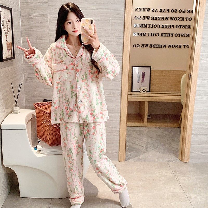 甜美法兰绒睡衣女士秋冬大码200斤加绒加厚珊瑚绒可爱开衫家居服