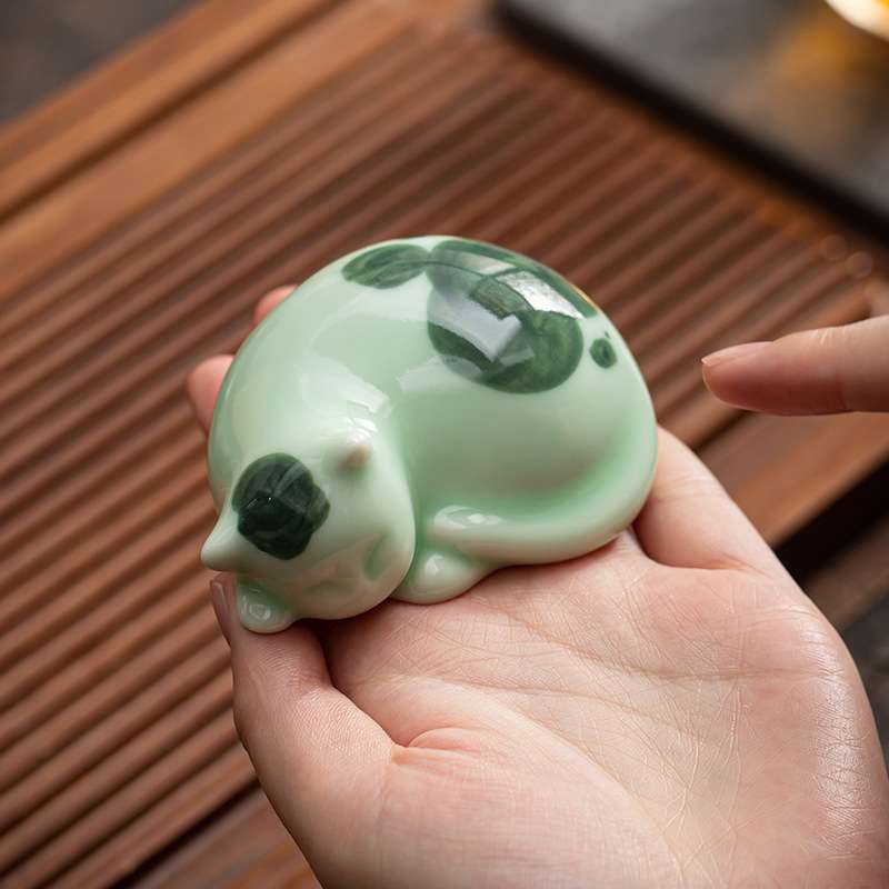 青瓷萌小猫咪茶宠摆件 可爱小喵喵笔搁茶盘茶玩 迷你家居手工艺品