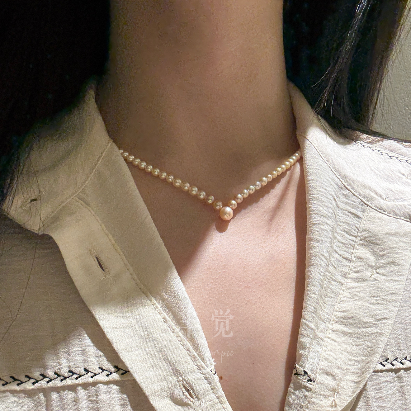 半觉女王的权利顶配极光金奶宝v字高端经典百搭设计925银珍珠项链