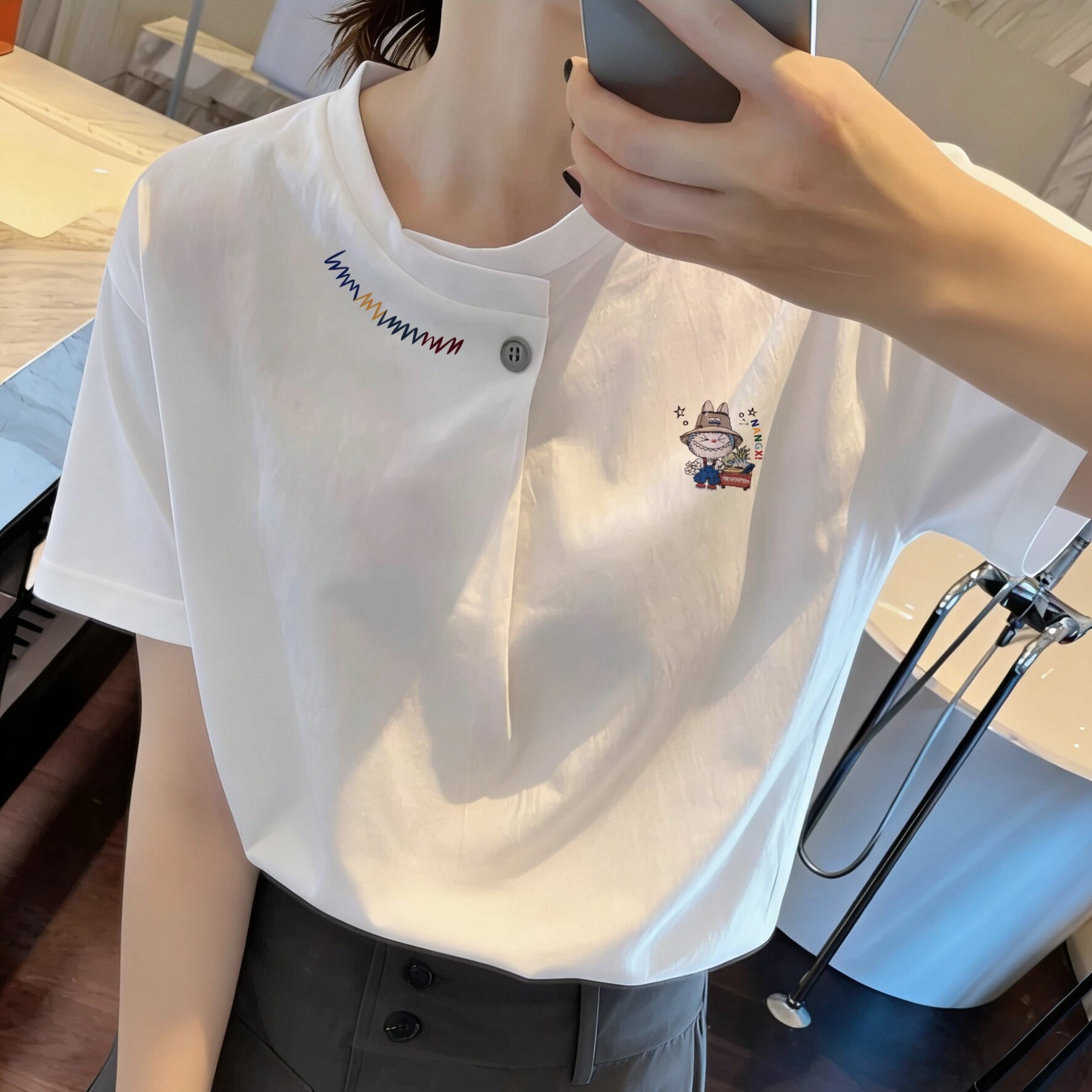 欧货白色宽松休闲短袖t恤女2026夏季新款设计感印花正肩半袖上衣