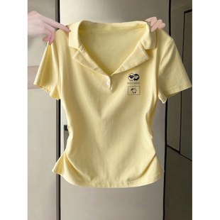 黄色V领纯棉短袖T恤女2026初夏穿搭褶皱收腰甜辣妹短款POLO领上衣